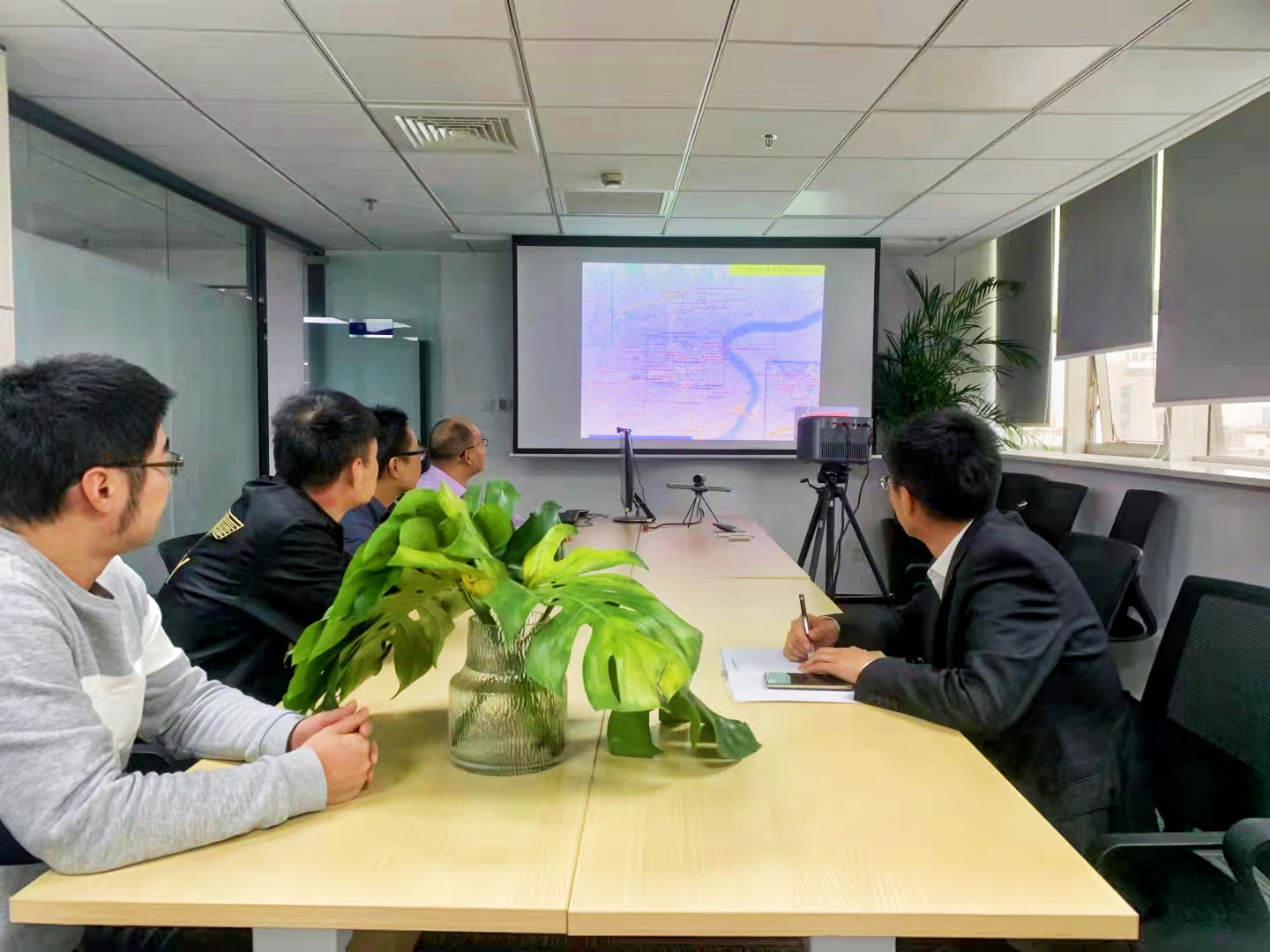 1636688475592816.jpg 1636688475592816.jpg